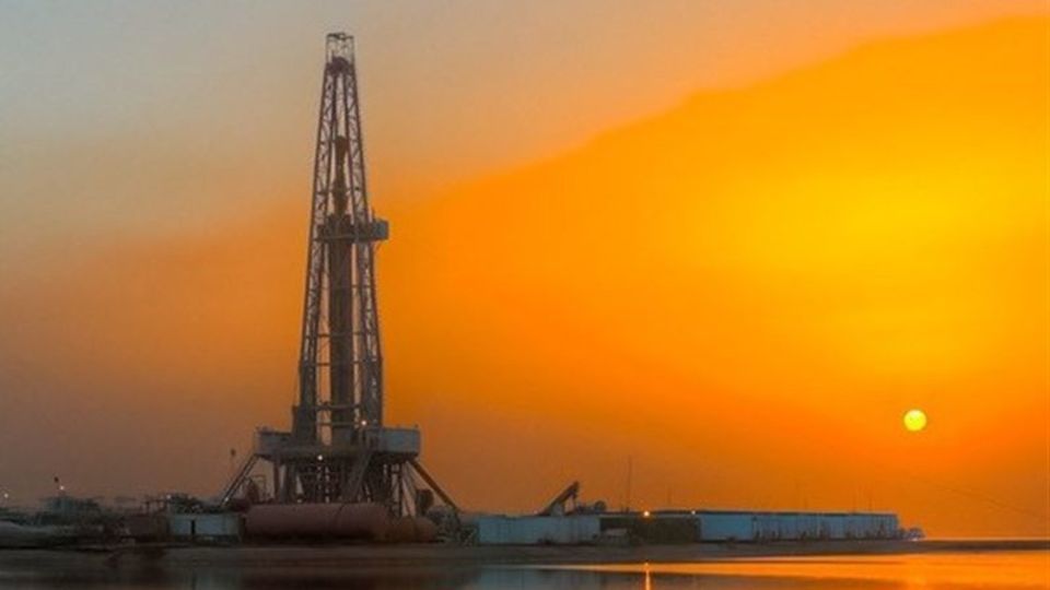 توسعه بزرگ‌ترين ميدان مشترک نفتي ايران همچنان در هاله‌اي از ابهام