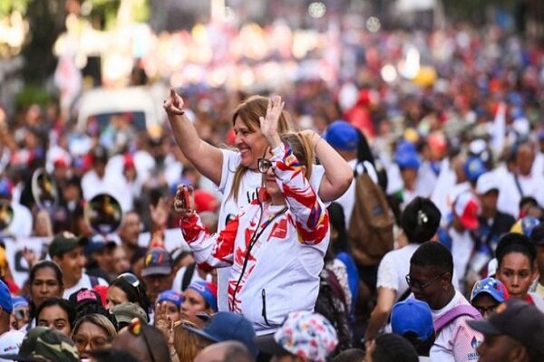 هزاران نفر در ونزوئلا خواستار بازگشت «مادورو» شدند