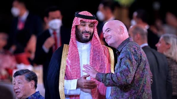 رئيس فيفا به عرب‌ها پناه برد