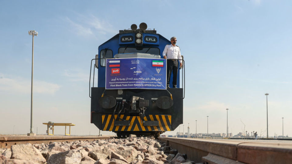 اجرايي شدن کريدور شمال- جنوب به طور مستقيم از سوي رهبران ايران و روسيه دنبال مي‌شود