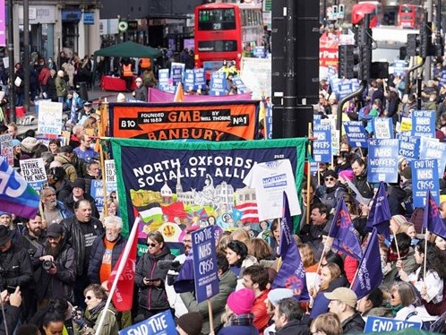 حمايت هزاران انگليسي از اعتصاب پزشکان